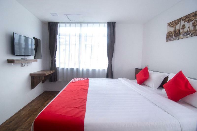 OYO 836 Mandurah Room&Cafe Kuching Bagian luar foto